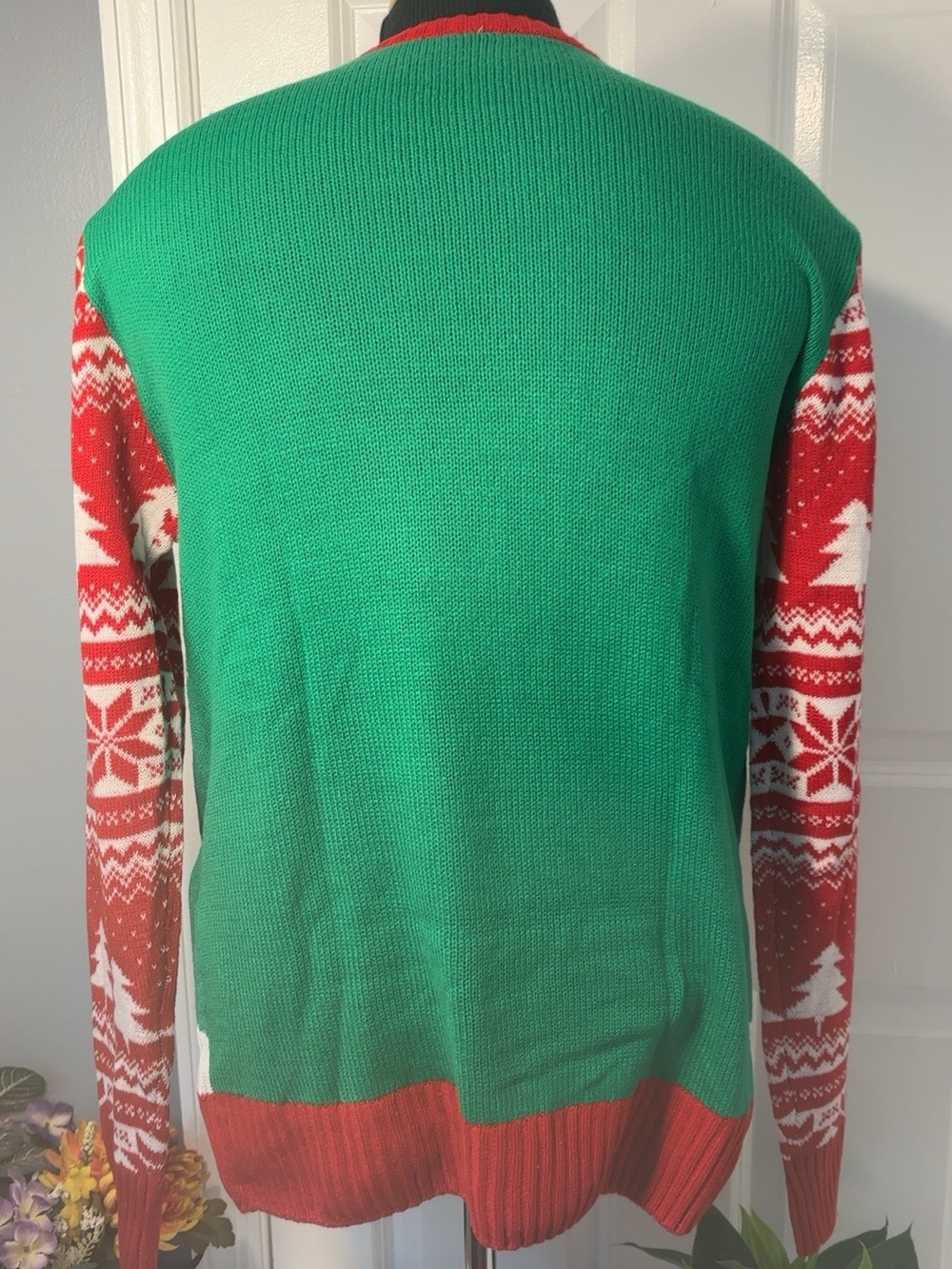Men’s Peanuts Snoopy Christmas Holiday Sweater Green Red Size Medium - Picture 6 of 7